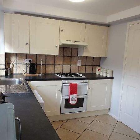 Penllech House - Huku Kwetu Notts - 3 Bedroom Spacious Lovely And Cosy With A Free Parking- Affordable And Suitable To Group Business Travellers Nottingham Extérieur photo