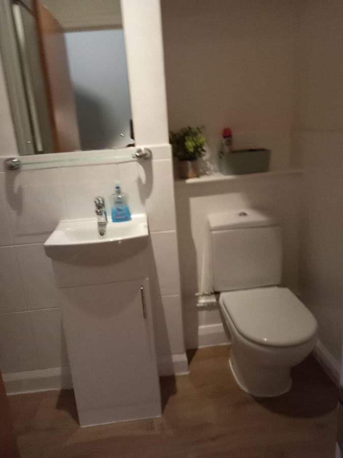 Penllech House - Huku Kwetu Notts - 3 Bedroom Spacious Lovely And Cosy With A Free Parking- Affordable And Suitable To Group Business Travellers Nottingham Extérieur photo