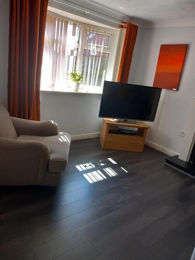 Penllech House - Huku Kwetu Notts - 3 Bedroom Spacious Lovely And Cosy With A Free Parking- Affordable And Suitable To Group Business Travellers Nottingham Extérieur photo