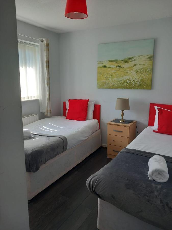 Penllech House - Huku Kwetu Notts - 3 Bedroom Spacious Lovely And Cosy With A Free Parking- Affordable And Suitable To Group Business Travellers Nottingham Extérieur photo