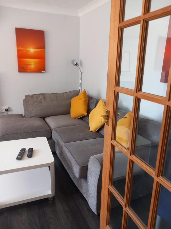 Penllech House - Huku Kwetu Notts - 3 Bedroom Spacious Lovely And Cosy With A Free Parking- Affordable And Suitable To Group Business Travellers Nottingham Extérieur photo