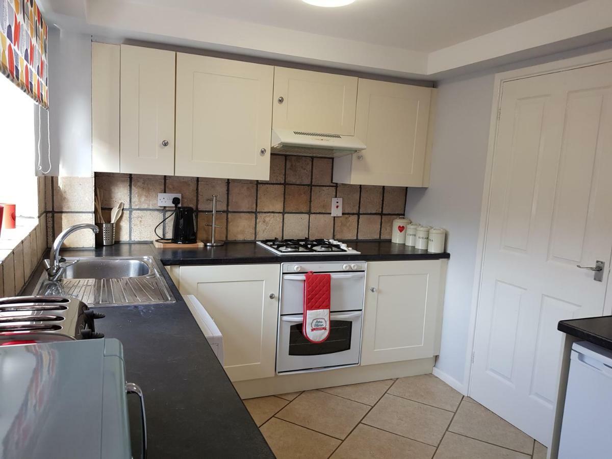 Penllech House - Huku Kwetu Notts - 3 Bedroom Spacious Lovely And Cosy With A Free Parking- Affordable And Suitable To Group Business Travellers Nottingham Extérieur photo