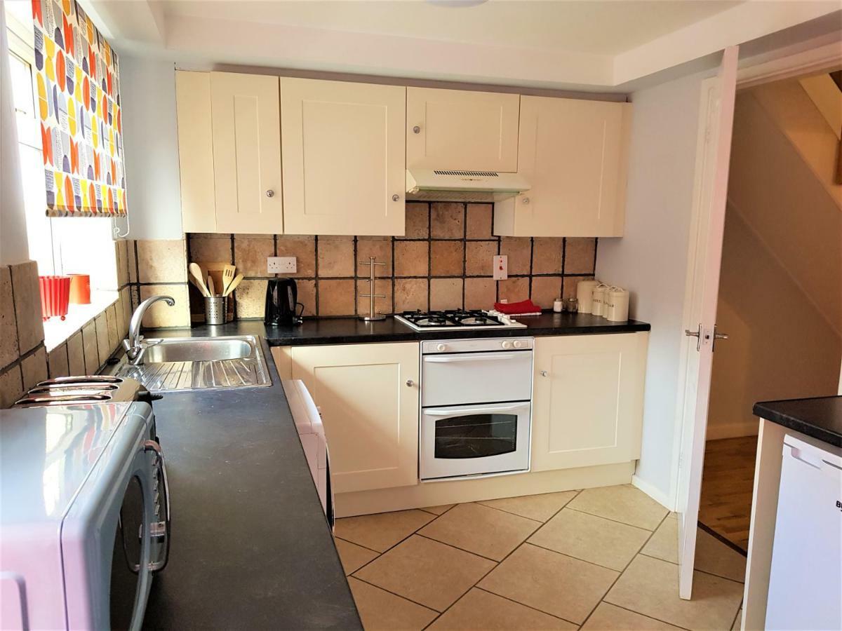 Penllech House - Huku Kwetu Notts - 3 Bedroom Spacious Lovely And Cosy With A Free Parking- Affordable And Suitable To Group Business Travellers Nottingham Extérieur photo