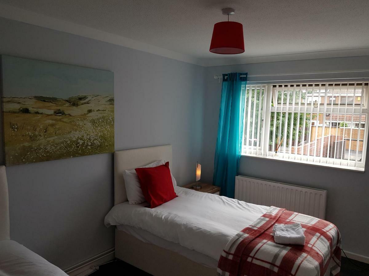 Penllech House - Huku Kwetu Notts - 3 Bedroom Spacious Lovely And Cosy With A Free Parking- Affordable And Suitable To Group Business Travellers Nottingham Extérieur photo