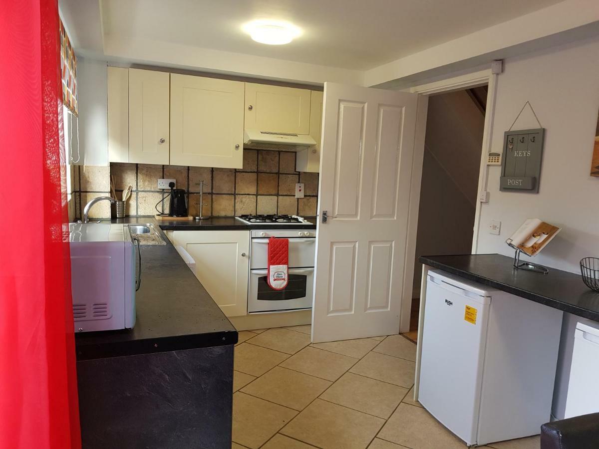 Penllech House - Huku Kwetu Notts - 3 Bedroom Spacious Lovely And Cosy With A Free Parking- Affordable And Suitable To Group Business Travellers Nottingham Extérieur photo