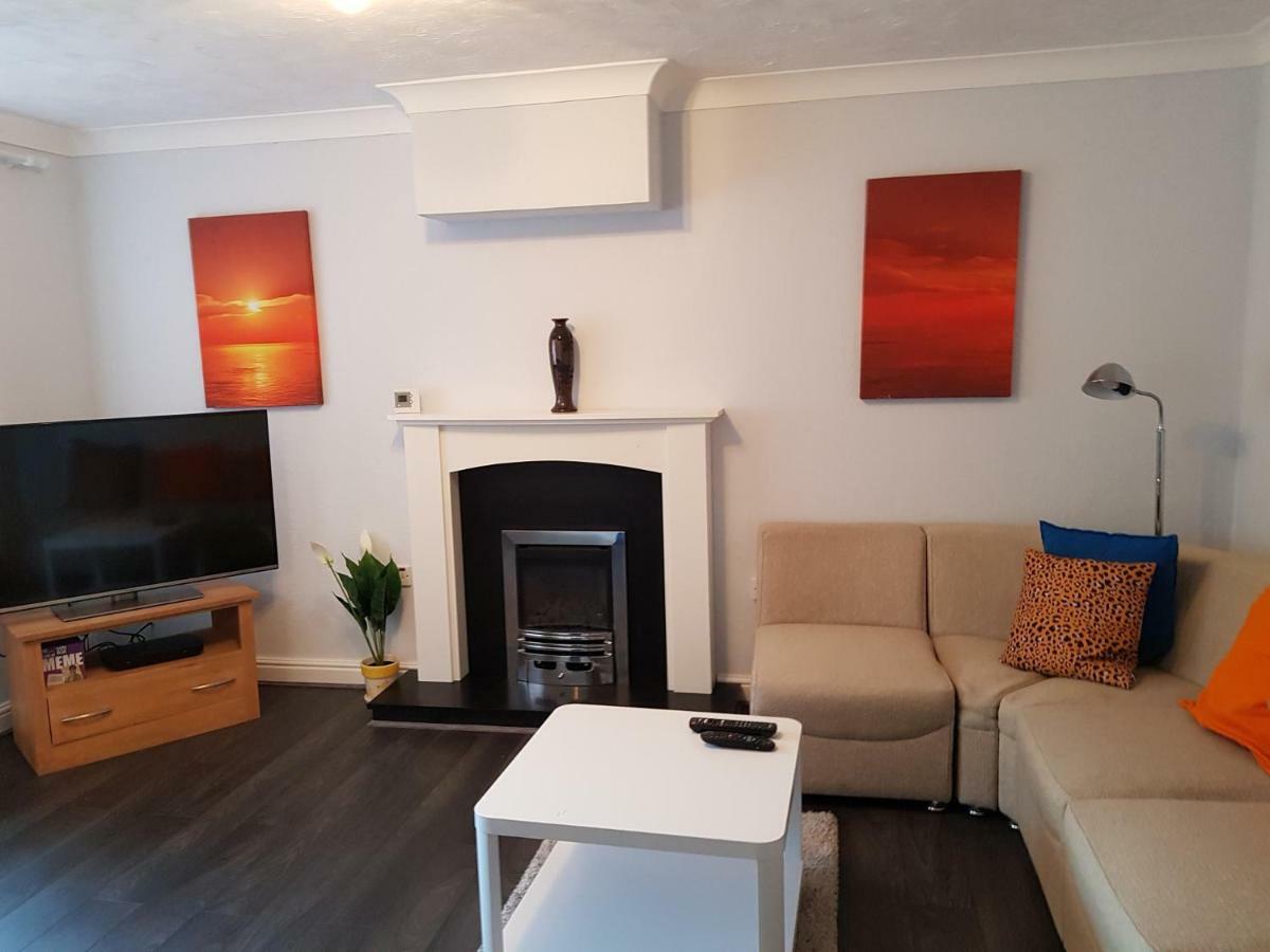 Penllech House - Huku Kwetu Notts - 3 Bedroom Spacious Lovely And Cosy With A Free Parking- Affordable And Suitable To Group Business Travellers Nottingham Extérieur photo